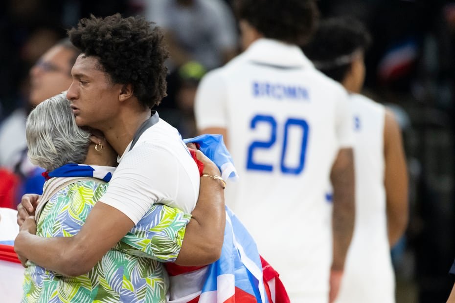 Familiares y jugadores compartieron la emoción del triunfo.